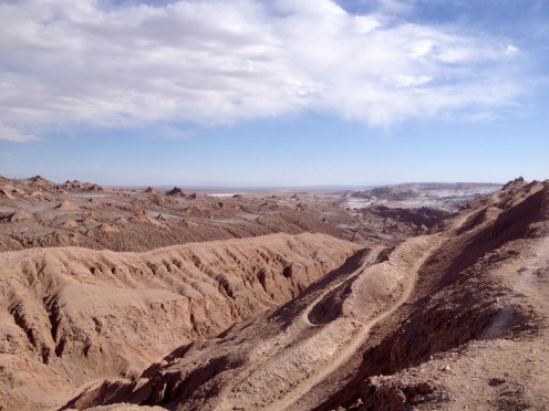 Bizarre Felsformationen bilden das "Valle de la luna" in der Atacama-Wüste.